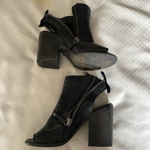 Booties Black Dolce Vita Size 8
